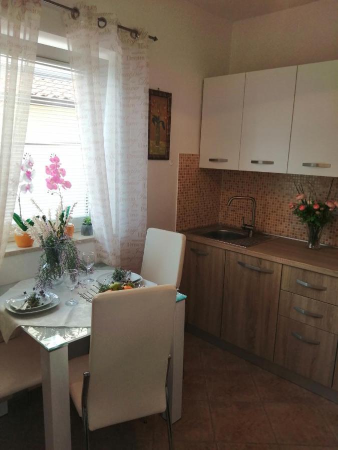 Nona Apartment